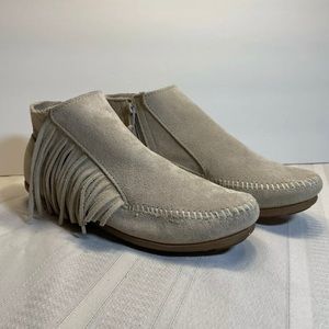 Minnetonka Moccasins - Lacy Boots